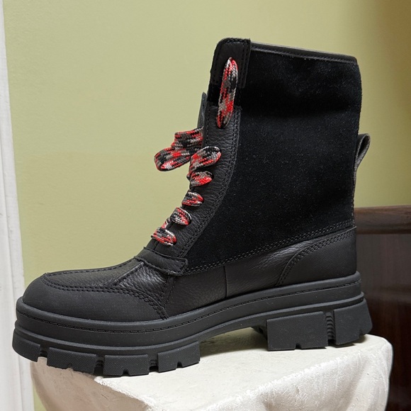 UGG Ashton Addie Waterproof Women's black Winter Boots size 7.5 H1N1 - Picture 2 of 8